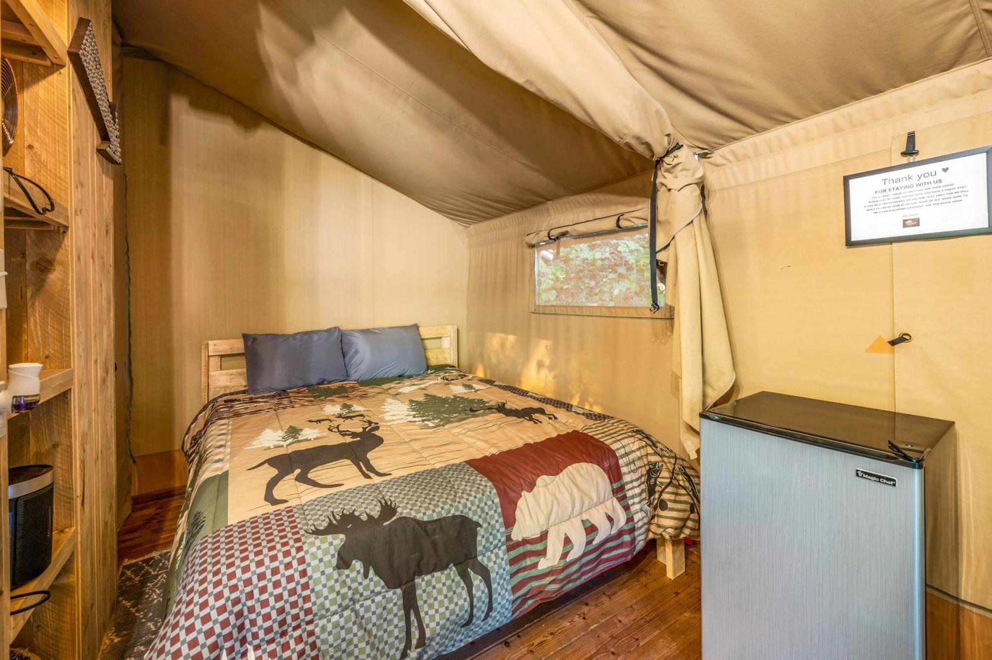 Firefly Season Glamping Hotel Sevierville Eksteriør billede