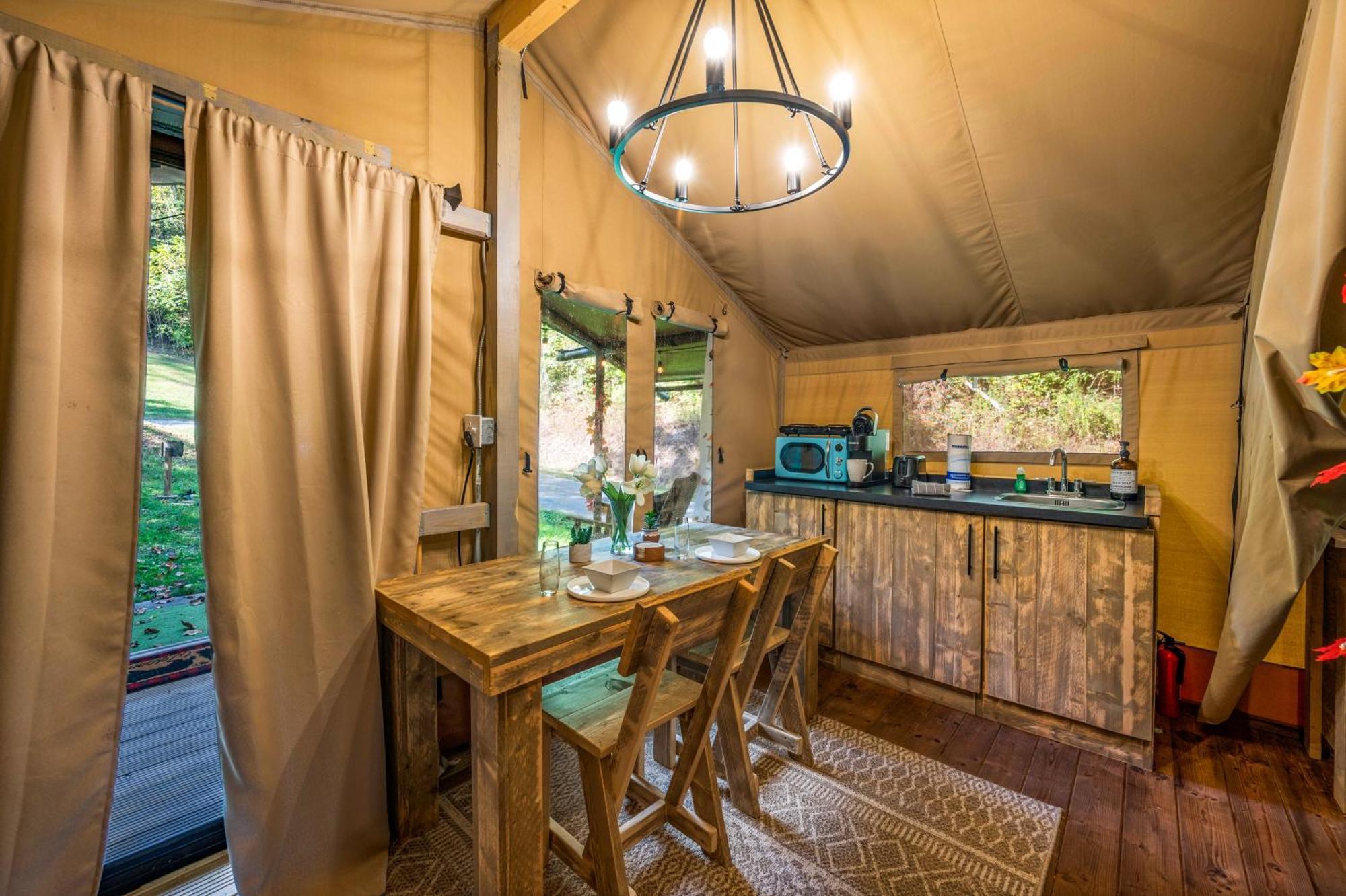 Firefly Season Glamping Hotel Sevierville Eksteriør billede